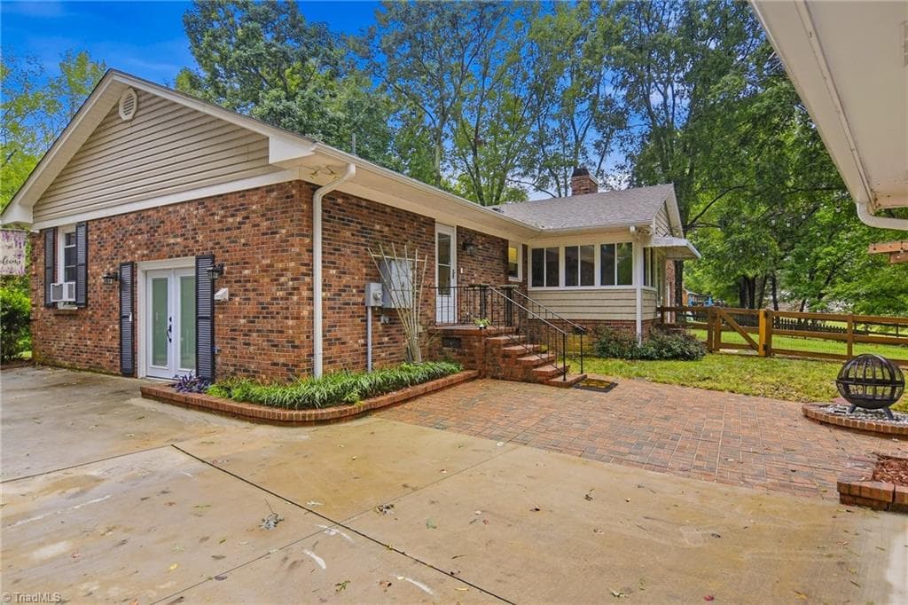 Stick/Site Built at 5806 Carriage Lane, Greensboro NC 27410, photo 27 of 33