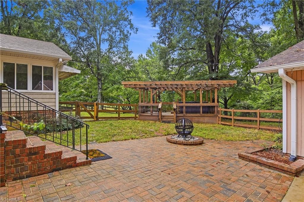 Stick/Site Built at 5806 Carriage Lane, Greensboro NC 27410, photo 26 of 33