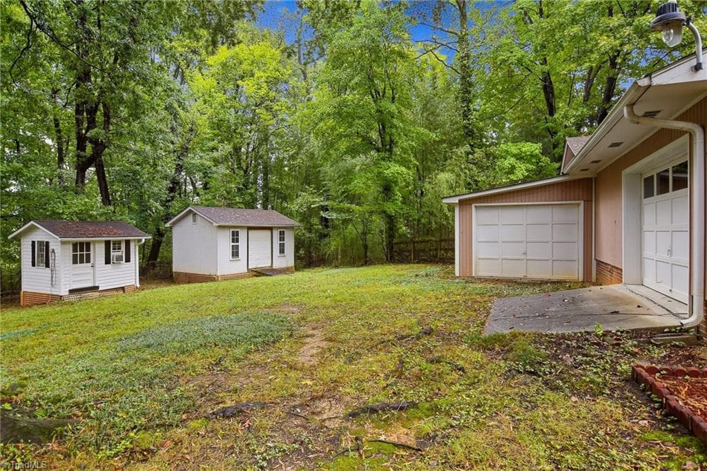 Stick/Site Built at 5806 Carriage Lane, Greensboro NC 27410, photo 32 of 33