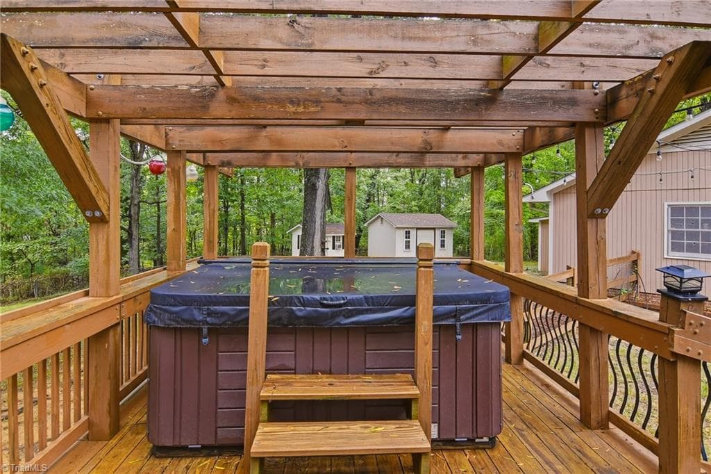 Stick/Site Built at 5806 Carriage Lane, Greensboro NC 27410, photo 28 of 33