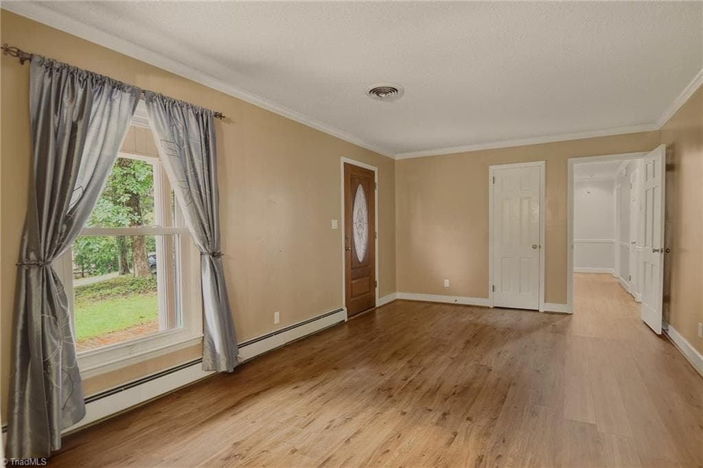 Stick/Site Built at 5806 Carriage Lane, Greensboro NC 27410, photo 5 of 33