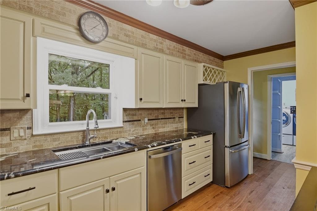 Stick/Site Built at 5806 Carriage Lane, Greensboro NC 27410, photo 10 of 33