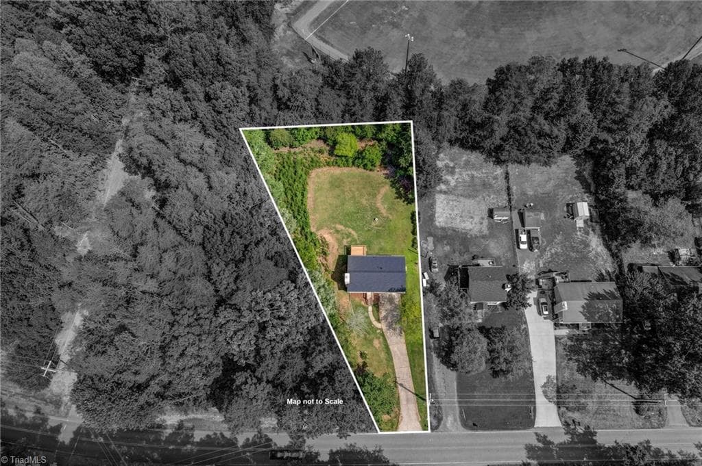Stick/Site Built at 422 Cypress Drive, Reidsville NC 27320, Reidsville, photo 7 of 74
