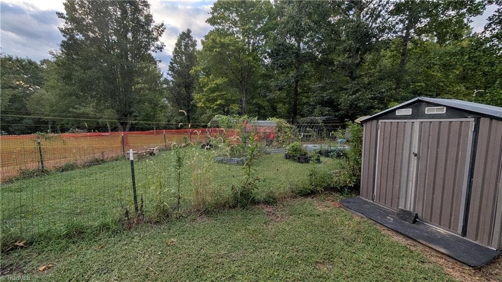 Manufactured Home at 3393 Fulton Road, Asheboro NC 27205, Asheboro, photo 11 of 98