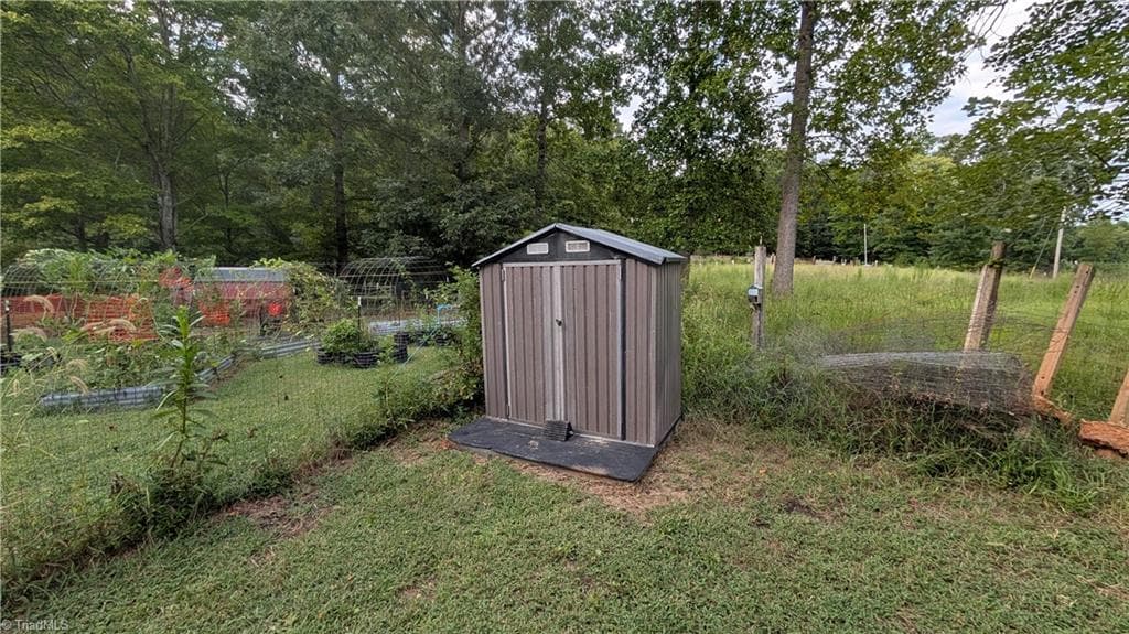 Manufactured Home at 3393 Fulton Road, Asheboro NC 27205, Asheboro, photo 35 of 98