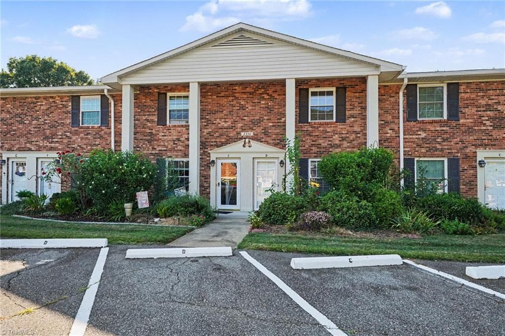 2330 Bay Meadows Court, Clemmons NC 27103