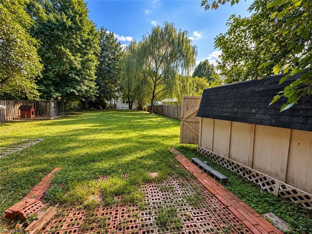 Stick/Site Built at 4711 Summit Avenue, Greensboro NC 27405, photo 22 of 27