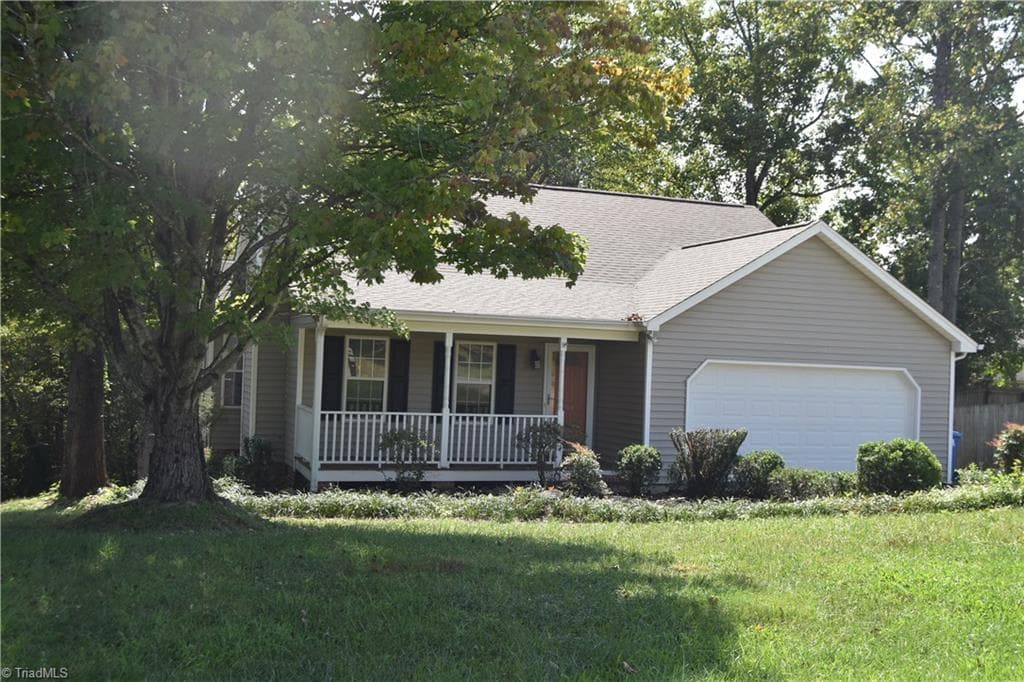 3704 Signet Drive, Winston-Salem NC 27101