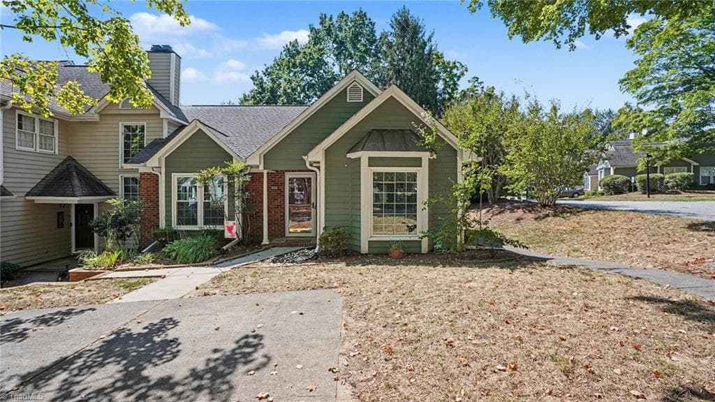 Stick/Site Built at 2800 Shadowbrook Lane, Winston-Salem NC 27103, photo 2 of 27