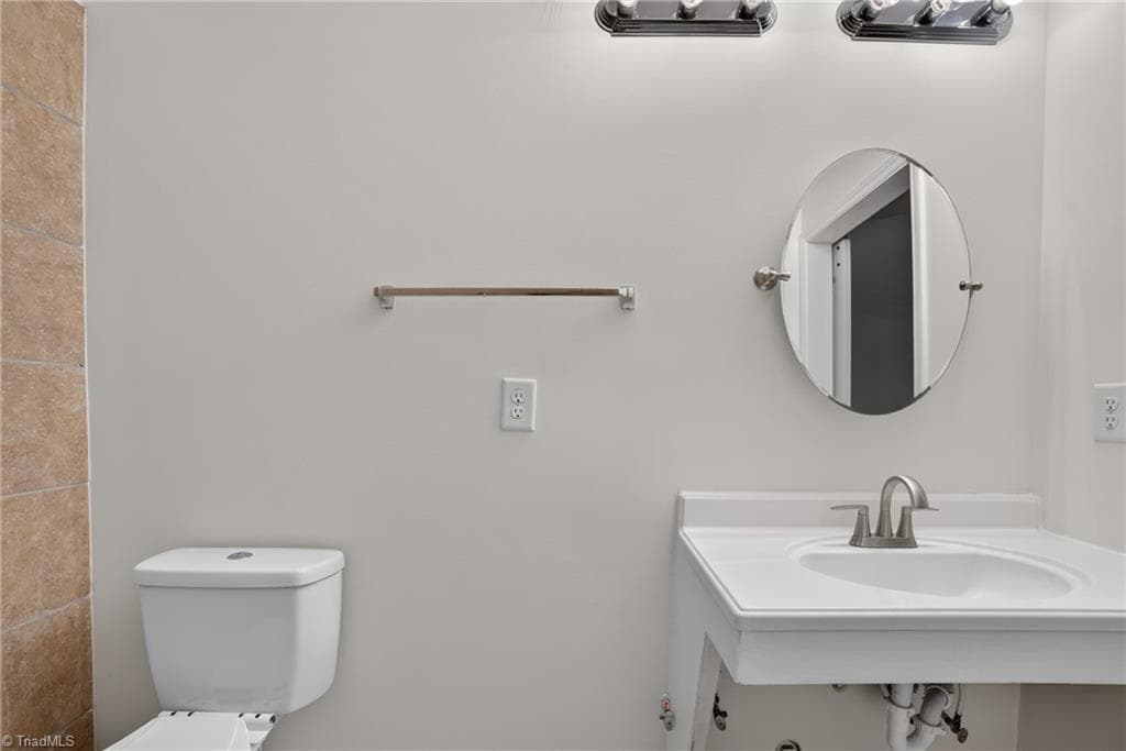 Stick/Site Built at 3034 Desmond Woods Drive, Greensboro NC 27405, photo 23 of 39