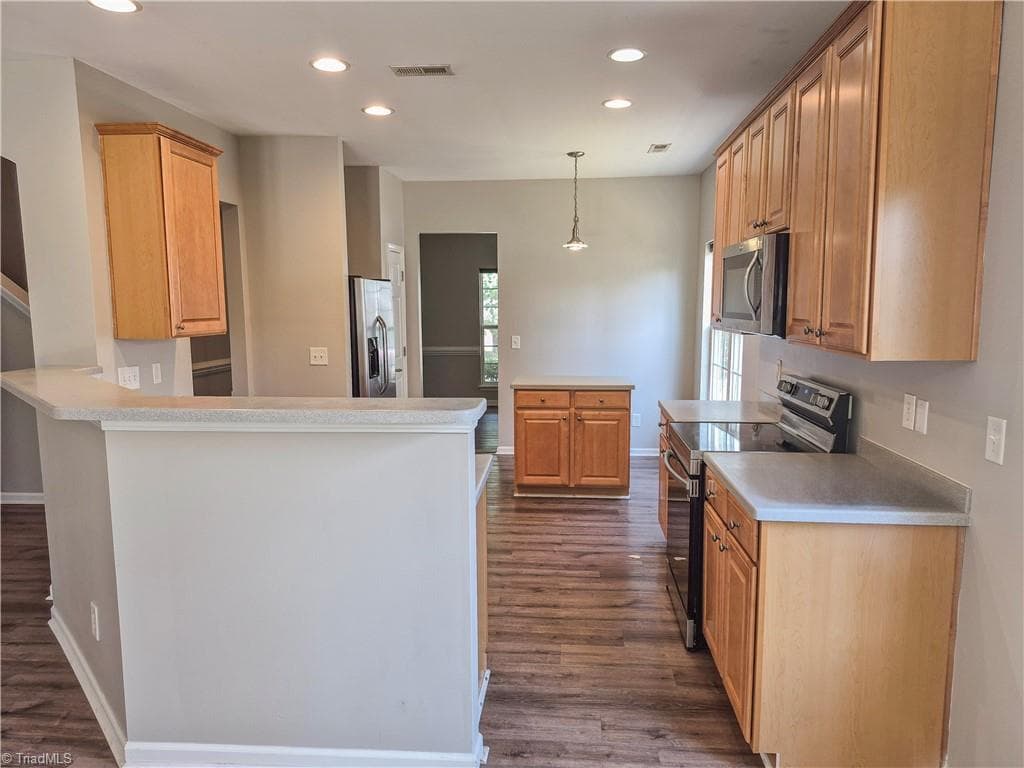 Stick/Site Built at 4061 Fountain Grove Drive, High Point NC 27265, photo 6 of 26