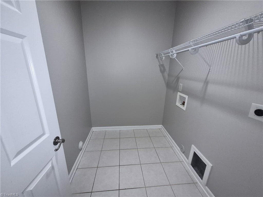 Stick/Site Built at 4061 Fountain Grove Drive, High Point NC 27265, photo 18 of 26