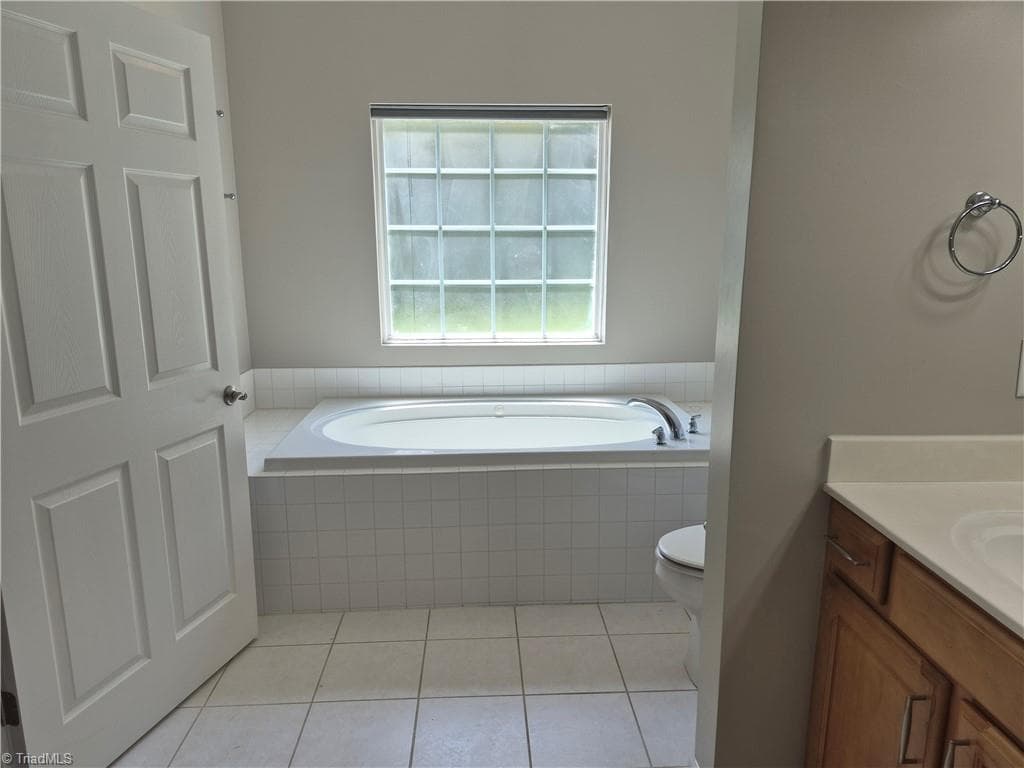 Stick/Site Built at 4061 Fountain Grove Drive, High Point NC 27265, photo 15 of 26