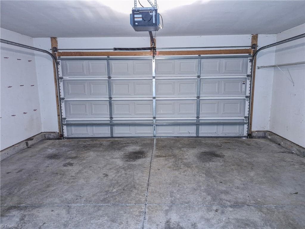 Stick/Site Built at 4061 Fountain Grove Drive, High Point NC 27265, photo 19 of 26