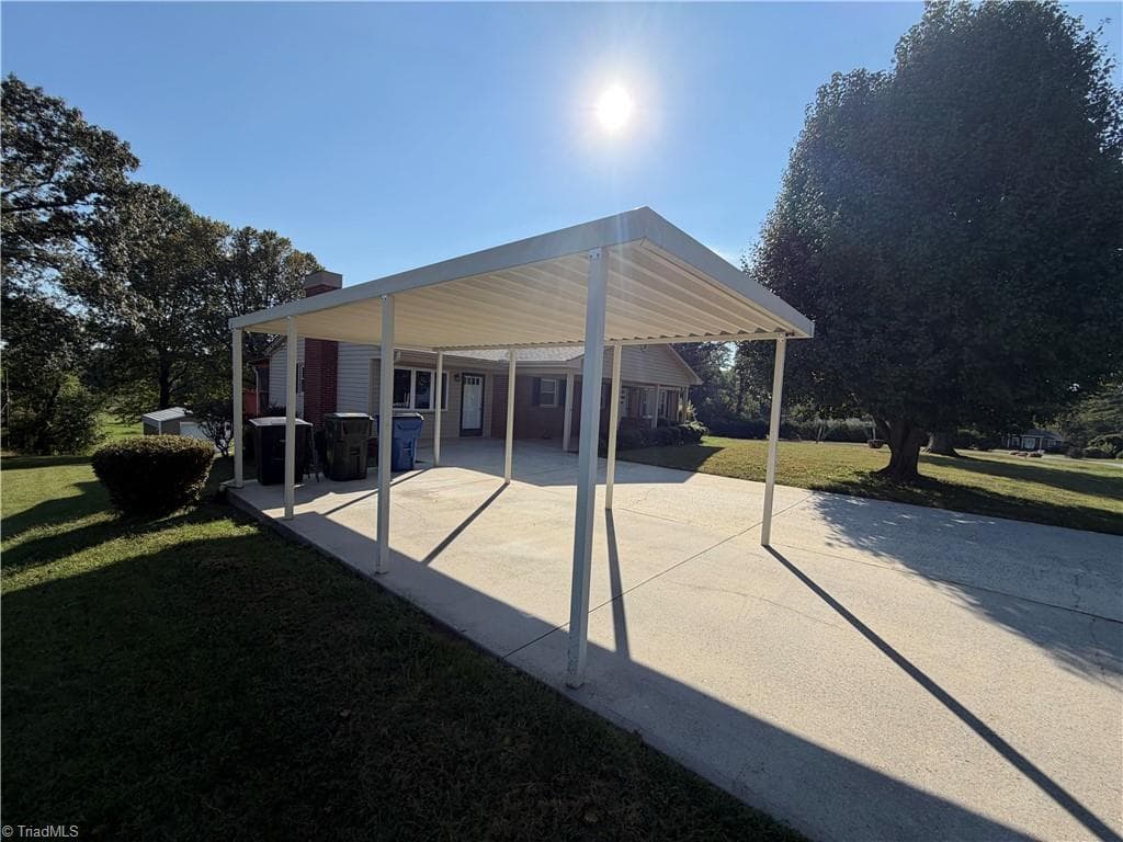Stick/Site Built at 1516 W Fairfield Drive, Mount Airy NC 27030, Mount Airy, photo 3 of 68