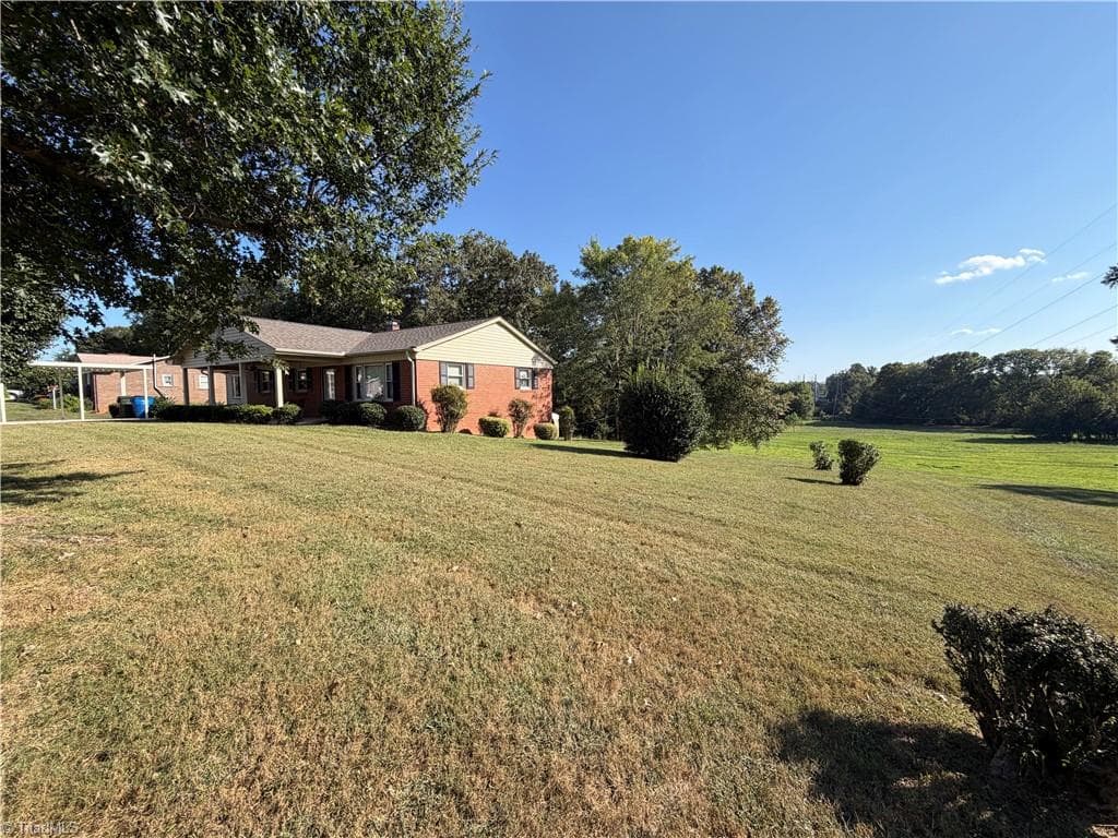 Stick/Site Built at 1516 W Fairfield Drive, Mount Airy NC 27030, Mount Airy, photo 7 of 68