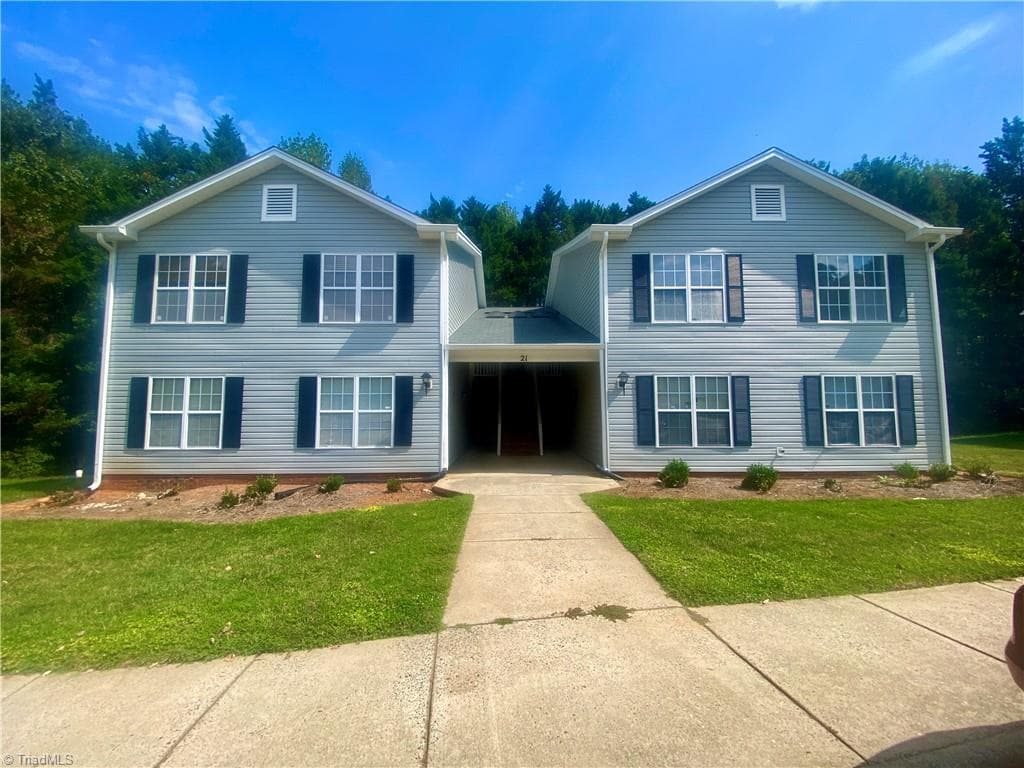 21 Meadowood Glen Way # D, Greensboro NC 27409