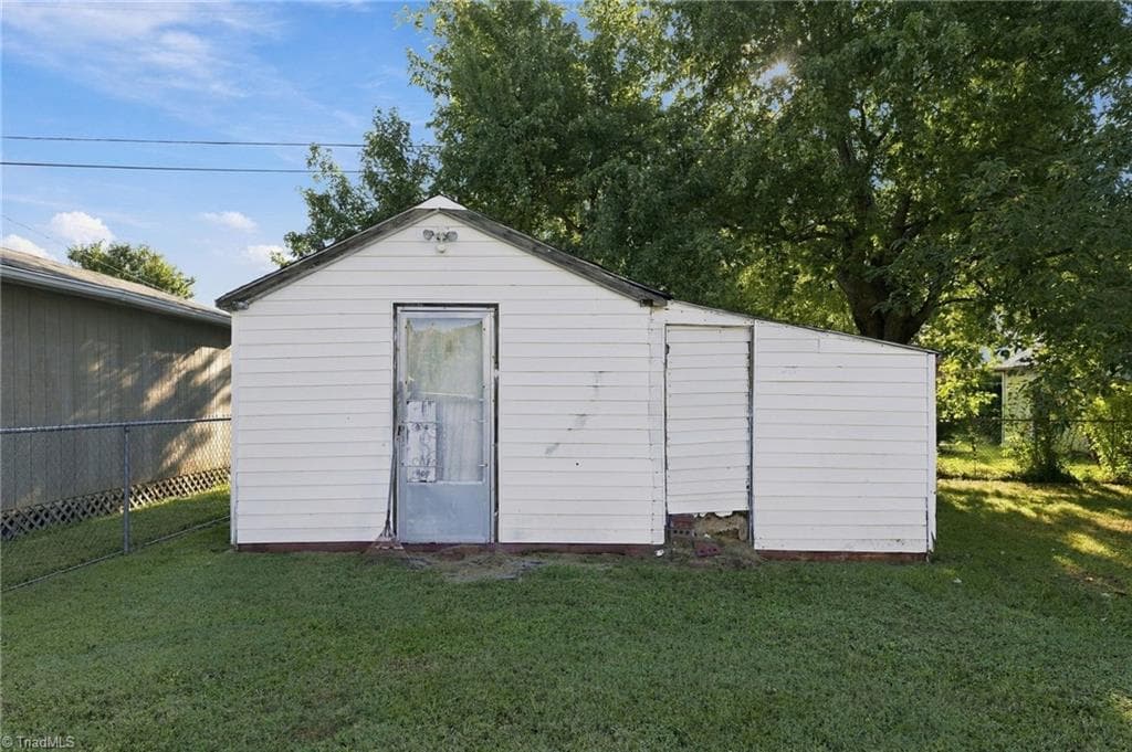 Stick/Site Built at 607 Walker Avenue, Graham NC 27253, Graham, photo 29 of 40