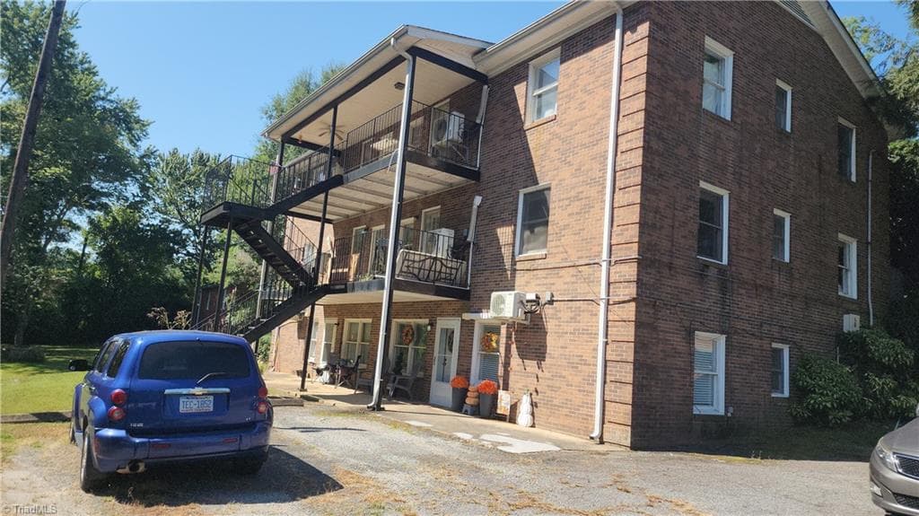 Apartment at 824 Summit Street, Walnut Cove NC 27052, Walnut Cove, photo 9 of 12