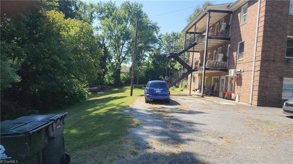 Apartment at 824 Summit Street, Walnut Cove NC 27052, Walnut Cove, photo 7 of 12