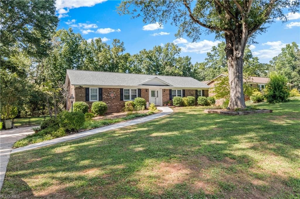 Stick/Site Built at 170 Queens Court, Clemmons NC 27012, Clemmons, photo 3 of 39