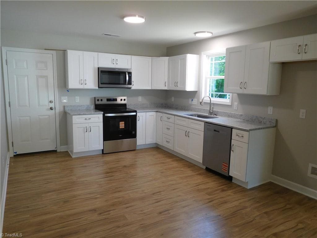Stick/Site Built at 415 N Scientific Street, High Point NC 27260, photo 4 of 19