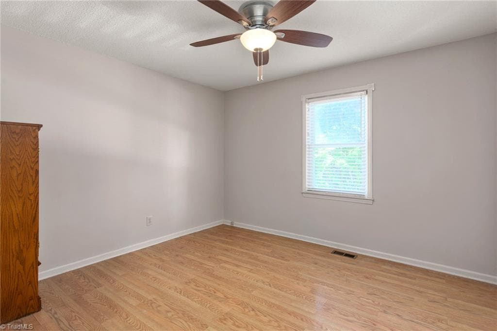 Stick/Site Built at 914 Ferndale Drive, Thomasville NC 27360, photo 22 of 33