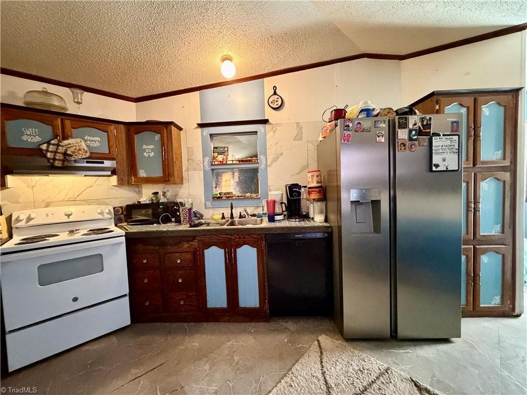 Manufactured Home at 1490 Glenn Carlton Road, Boomer NC 28606, photo 13 of 23