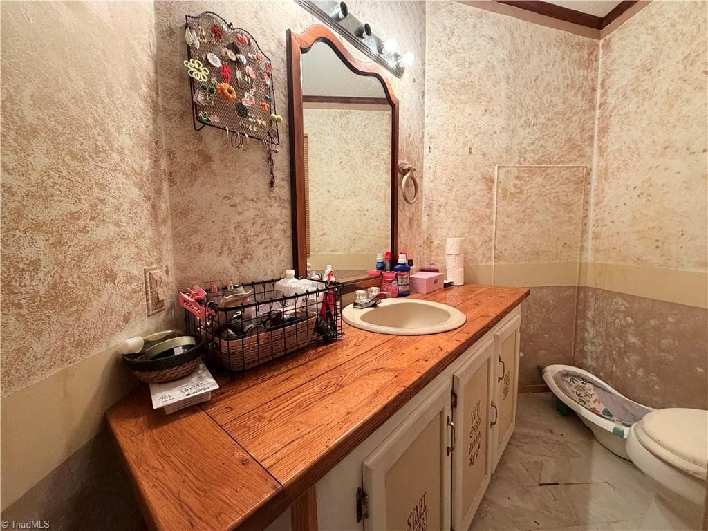 Manufactured Home at 1490 Glenn Carlton Road, Boomer NC 28606, photo 17 of 23