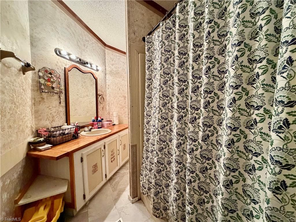 Manufactured Home at 1490 Glenn Carlton Road, Boomer NC 28606, photo 16 of 23