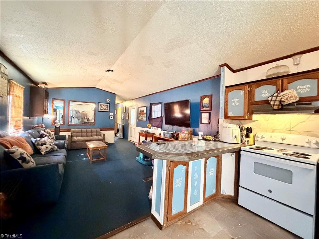 Manufactured Home at 1490 Glenn Carlton Road, Boomer NC 28606, photo 14 of 23