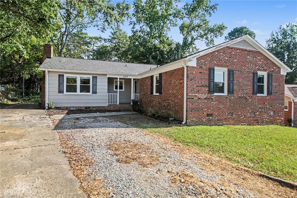 203 Cheltenham Drive, Winston-Salem NC 27103