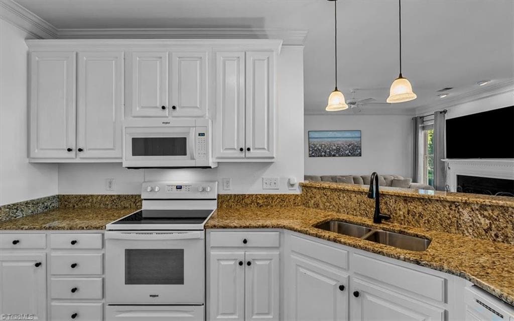Stick/Site Built at 3651 Canopy Oak Court, High Point NC 27265, photo 12 of 38