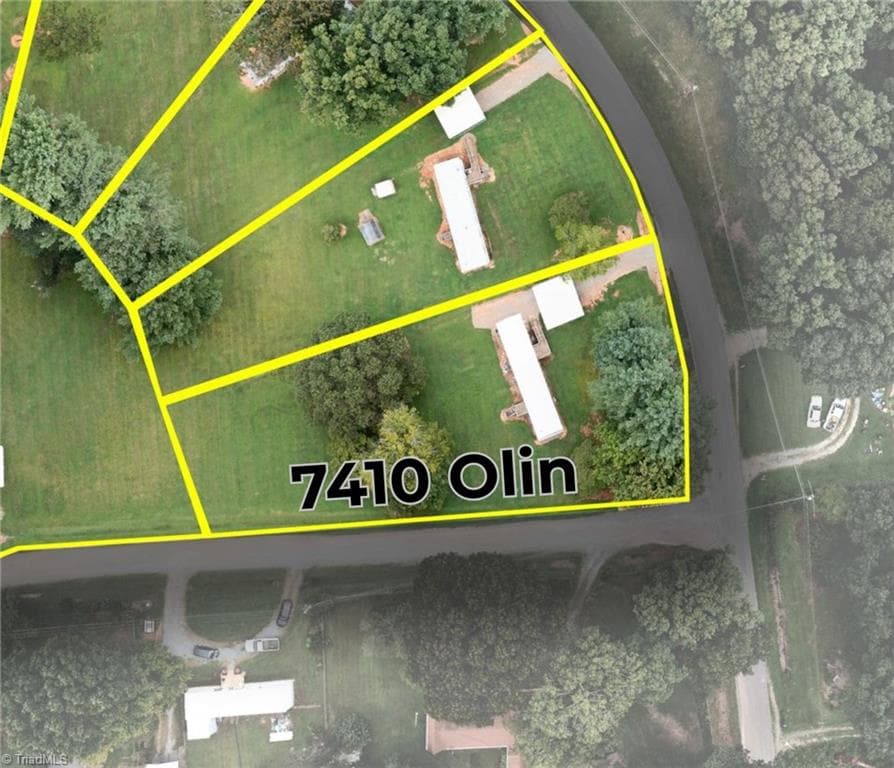 Manufactured Home at 7410 Olin Road, Pfafftown NC 27040, photo 2 of 3