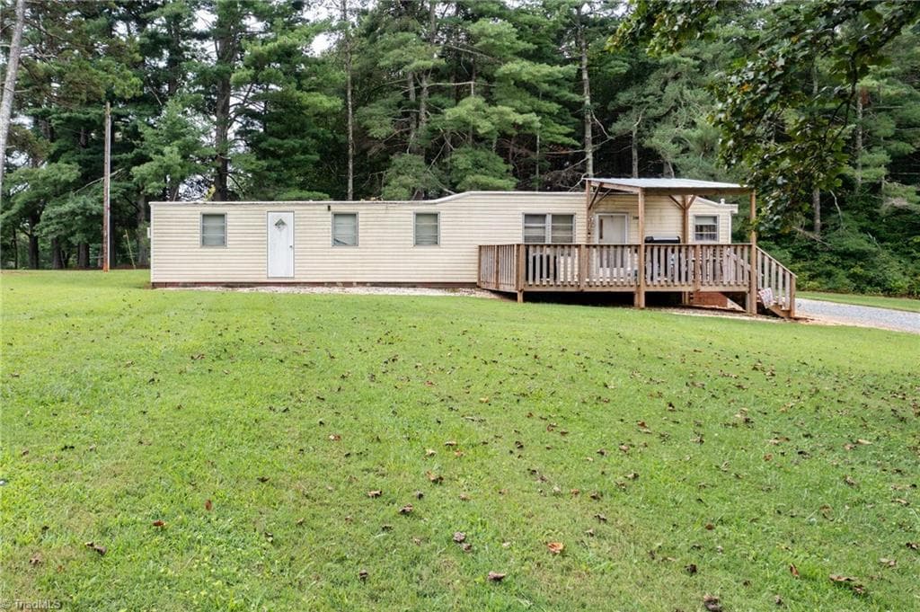Manufactured Home at 7410 Olin Road, Pfafftown NC 27040, photo 14 of 32