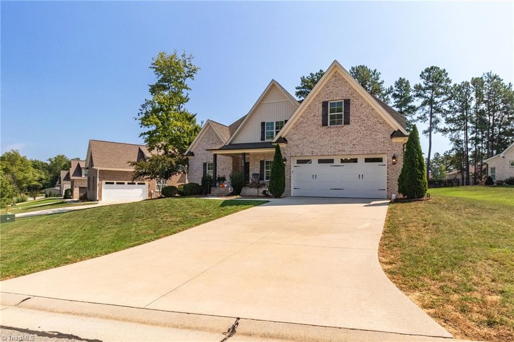 Stick/Site Built at 428 Wentworth Drive, Winston-Salem NC 27107, Winston-Salem, photo 5 of 84