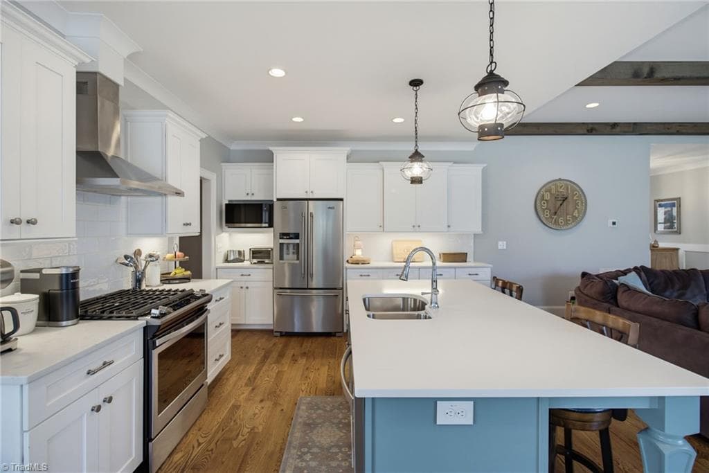 Extensive island ready for coffee and or laptops - 428 Wentworth Drive, Winston-Salem NC 27107, Winston-Salem