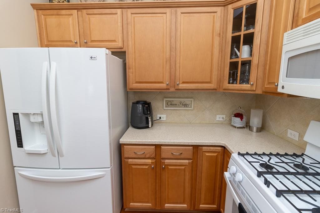 Stick/Site Built at 1430 Crestlawn Trail, Pfafftown NC 27040, photo 6 of 26