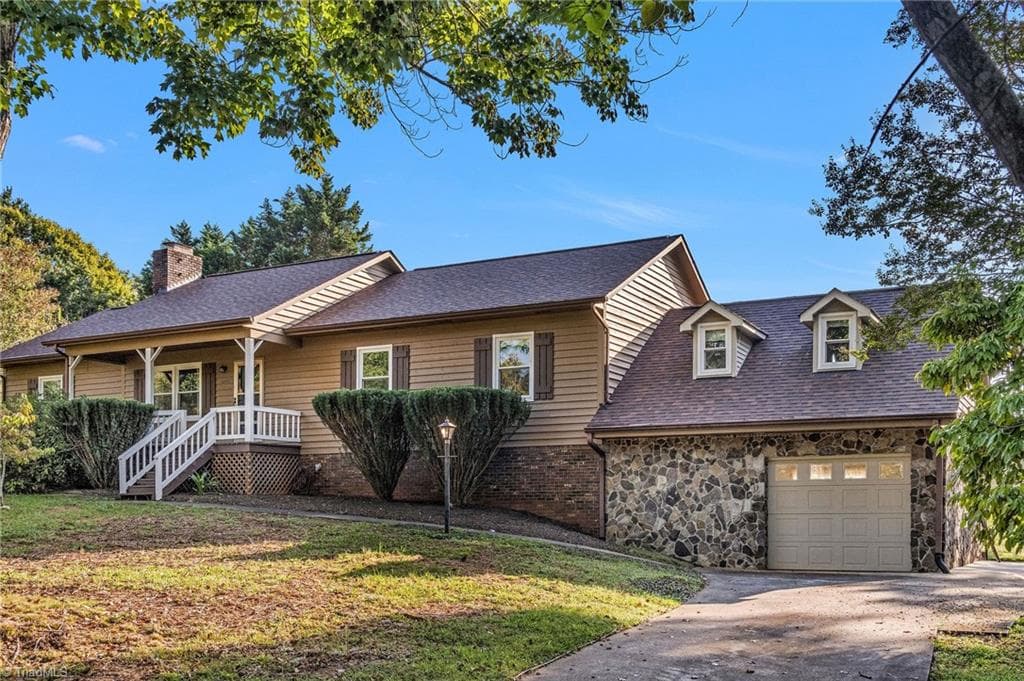 196 Lewis Fork Drive, Wilkesboro NC 28697
