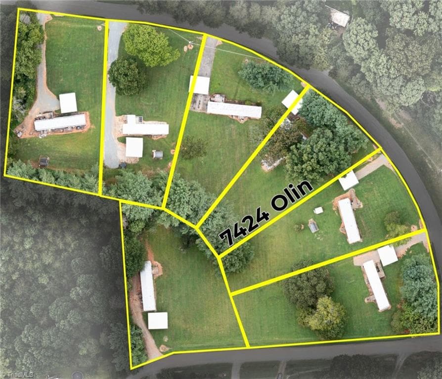 Manufactured Home at 7424 Olin Road, Pfafftown NC 27040, photo 2 of 2