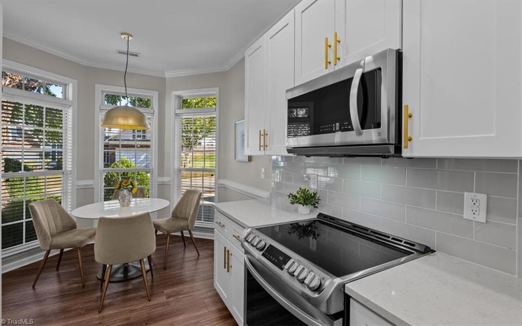 Stick/Site Built at 4709 Towne Ridge Drive, Greensboro NC 27455, photo 9 of 39