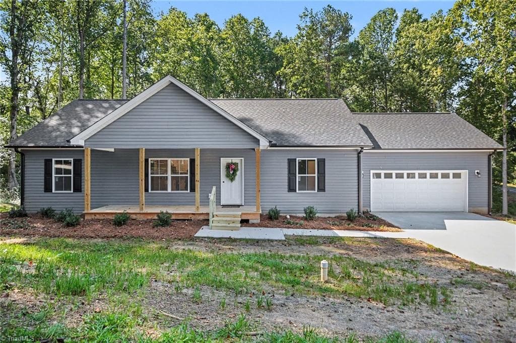 406 Grant Street, Yadkinville NC 27055