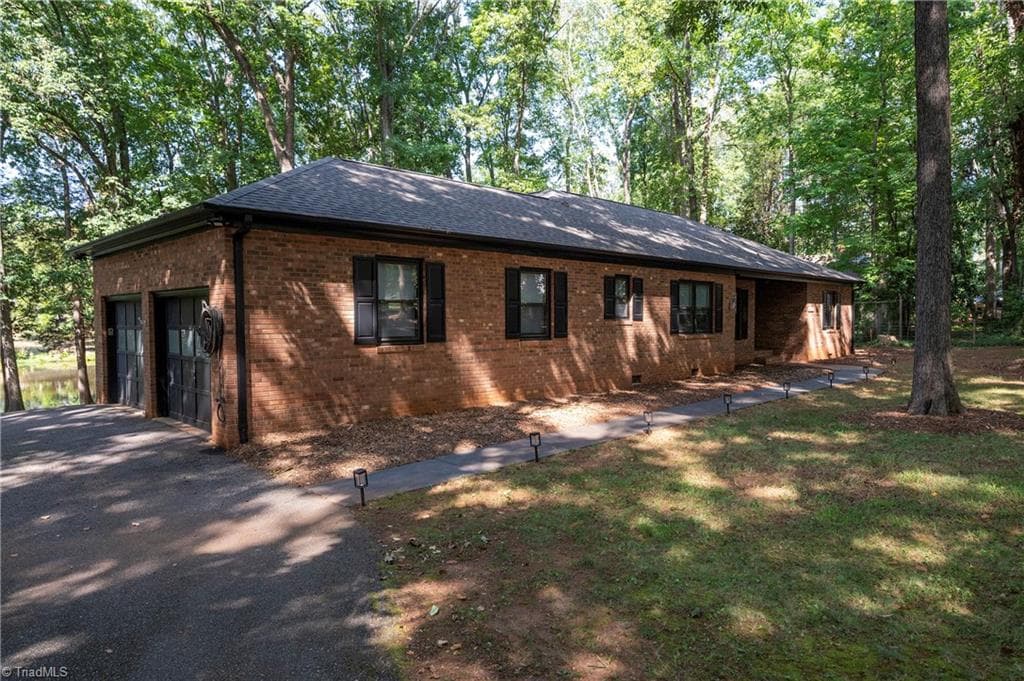 Stick/Site Built at 4320 Woodbourne Drive, Clemmons NC 27012-9132, Clemmons, photo 32 of 43