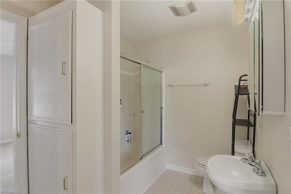 Stick/Site Built at 2301 Griffith Road, Winston-Salem NC 27103, Winston-Salem, photo 37 of 86