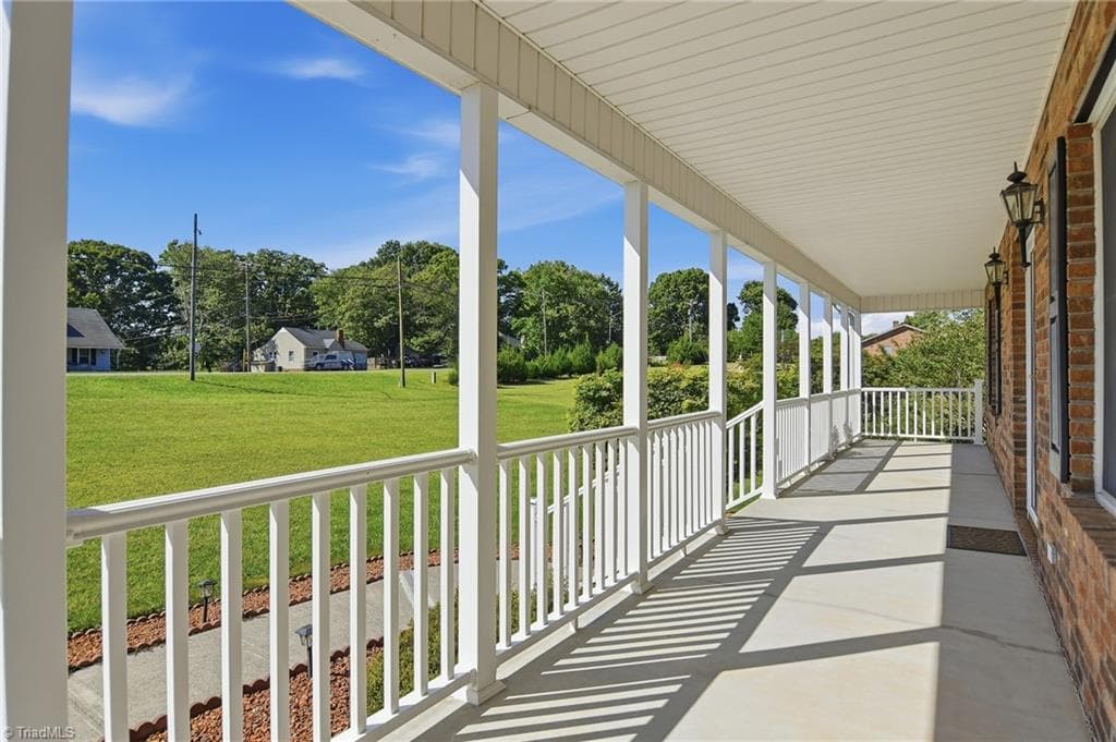 Stick/Site Built at 2301 Griffith Road, Winston-Salem NC 27103, Winston-Salem, photo 7 of 86