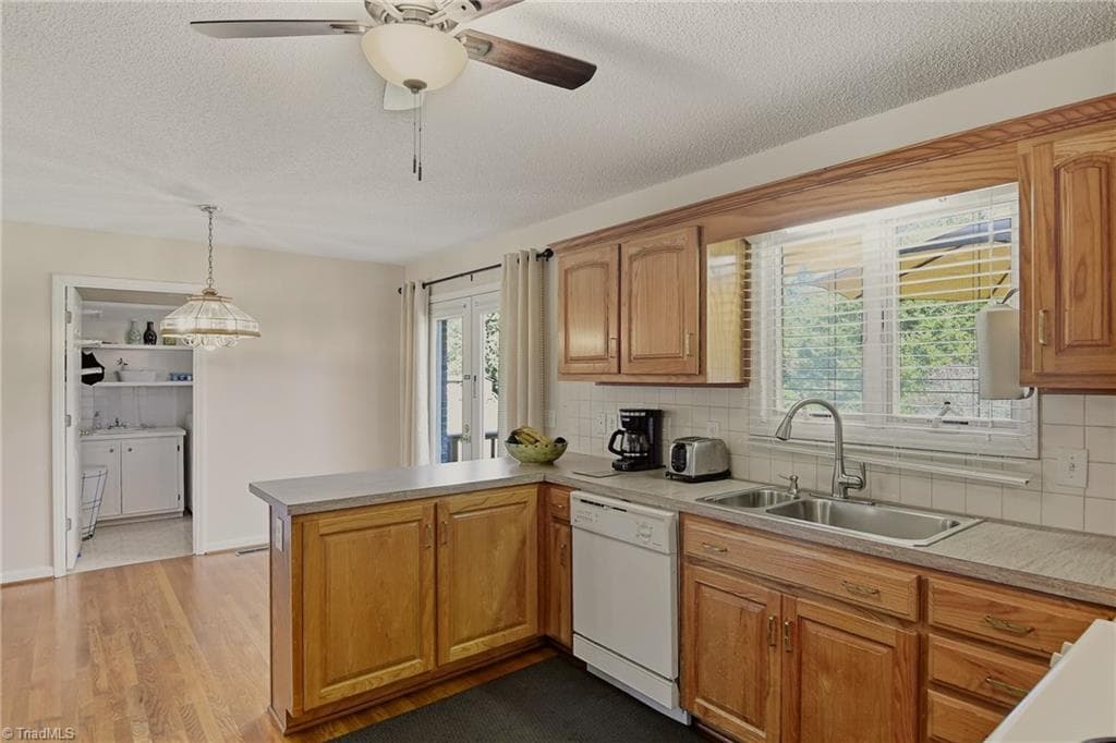 Stick/Site Built at 2301 Griffith Road, Winston-Salem NC 27103, Winston-Salem, photo 15 of 86