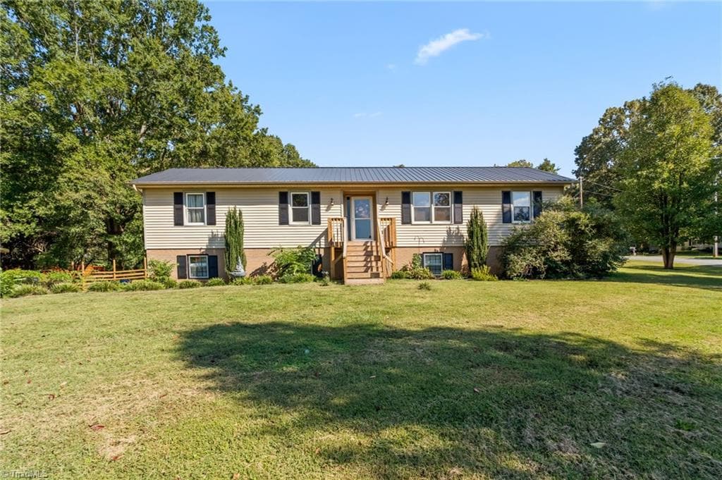 1721 Valley Brook Road, Clemmons NC 27012