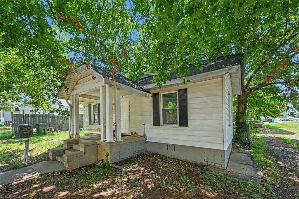 Stick/Site Built at 506 S Flanner Street, Burlington NC 27215, Burlington, photo 3 of 8