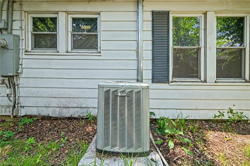 Stick/Site Built at 506 S Flanner Street, Burlington NC 27215, Burlington, photo 5 of 8