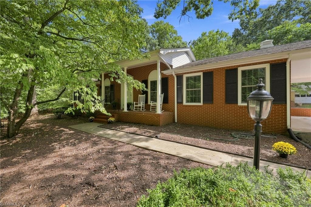 2036 E Pine Street, Mount Airy NC 27030